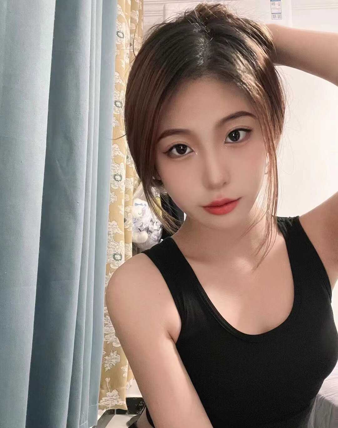 做的时候嘴里吐着sao话，很刺激