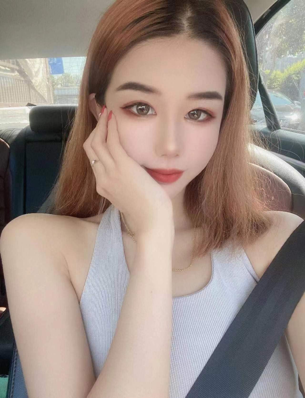 插得妹子淫水泛滥，噗呲噗呲的