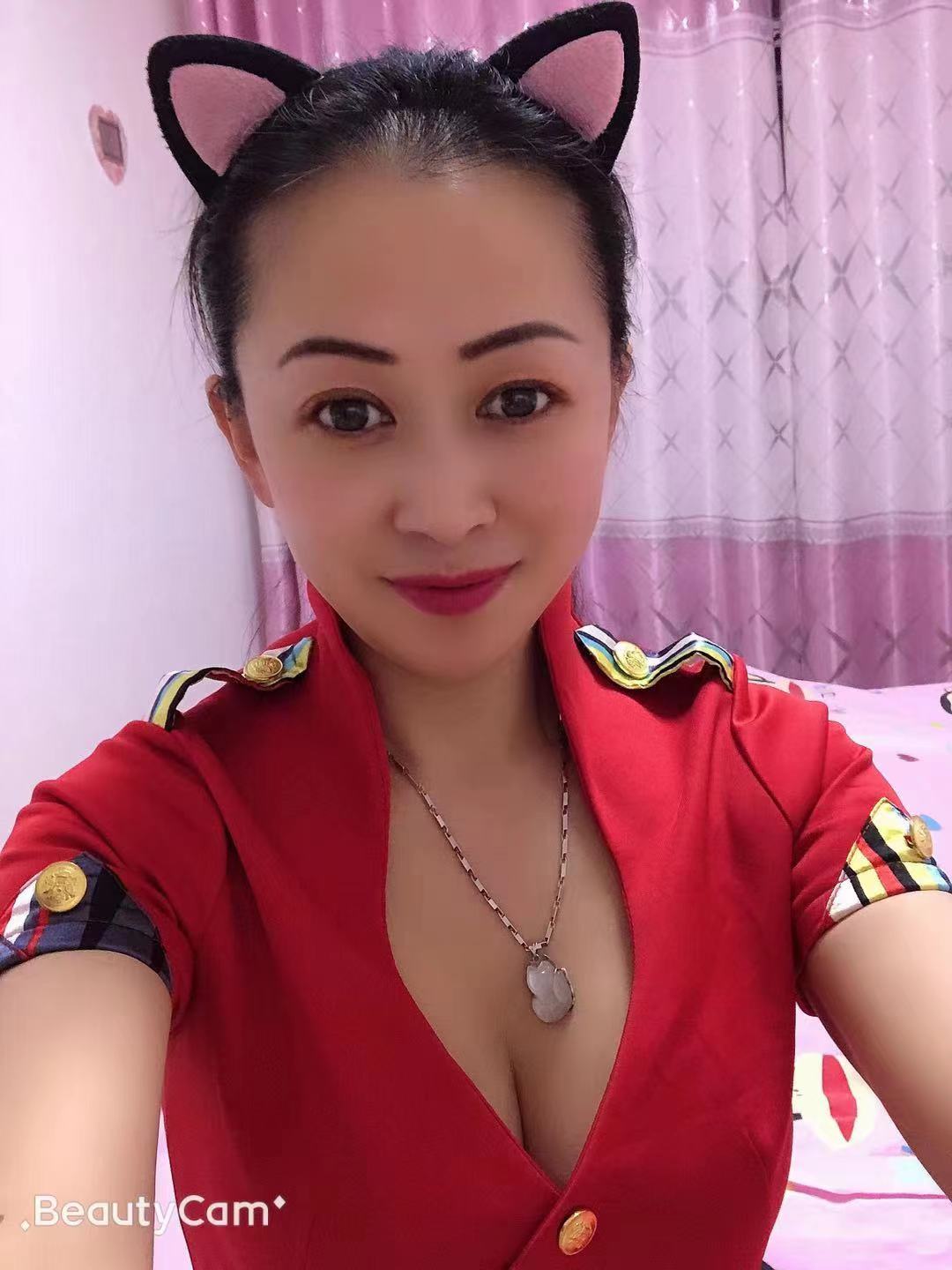 服务好的丝袜制服系妹子