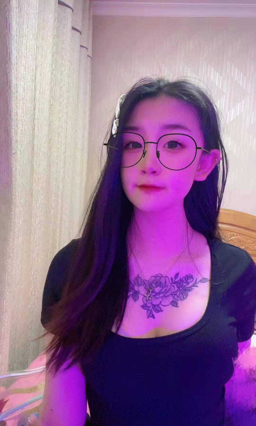 徐东一线天兼职小妹