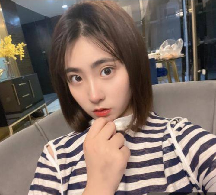 可爱诱人肤白貌美