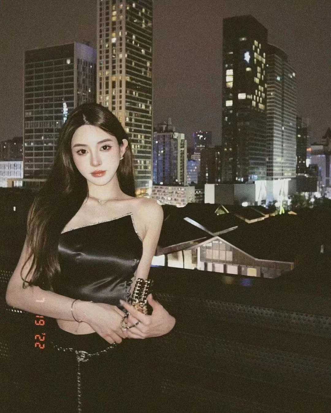 高颜值性价比的漂亮妹子