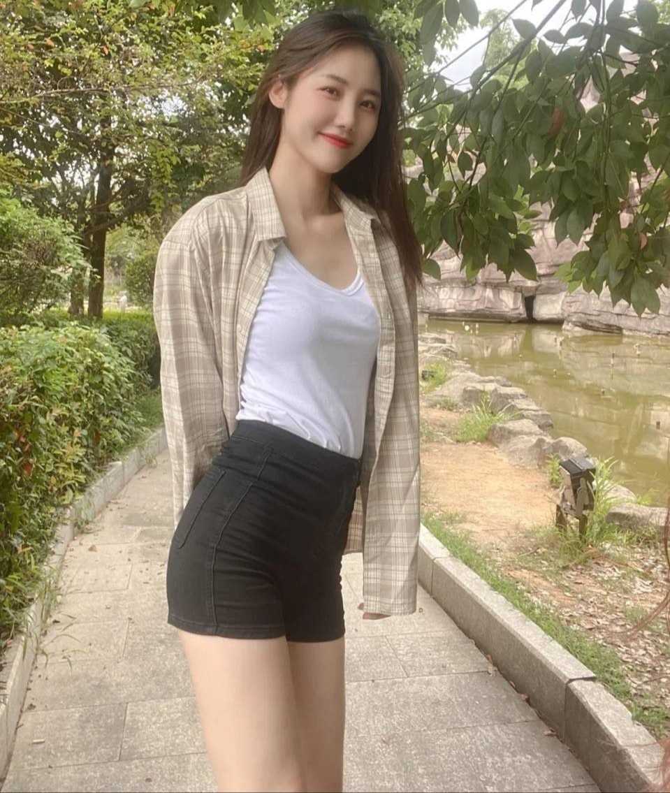 朝阳刚下海的小姐姐