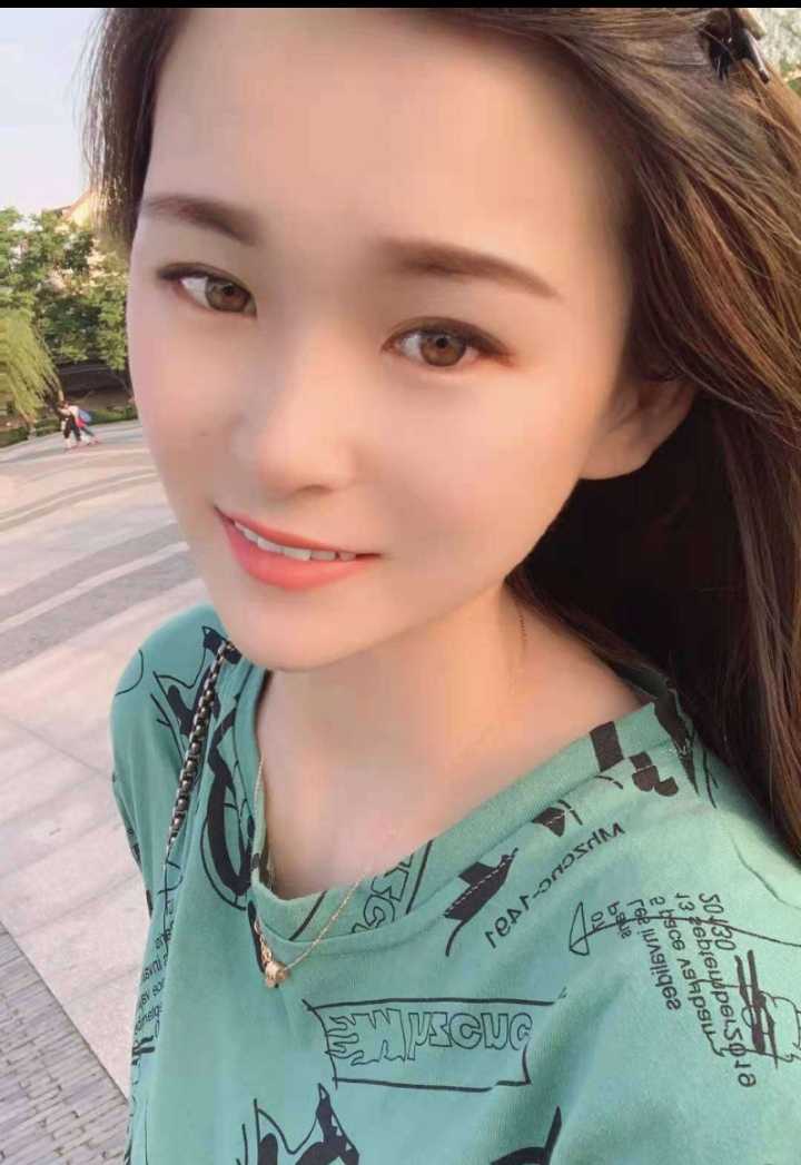 刚下海的粉嫩妹子