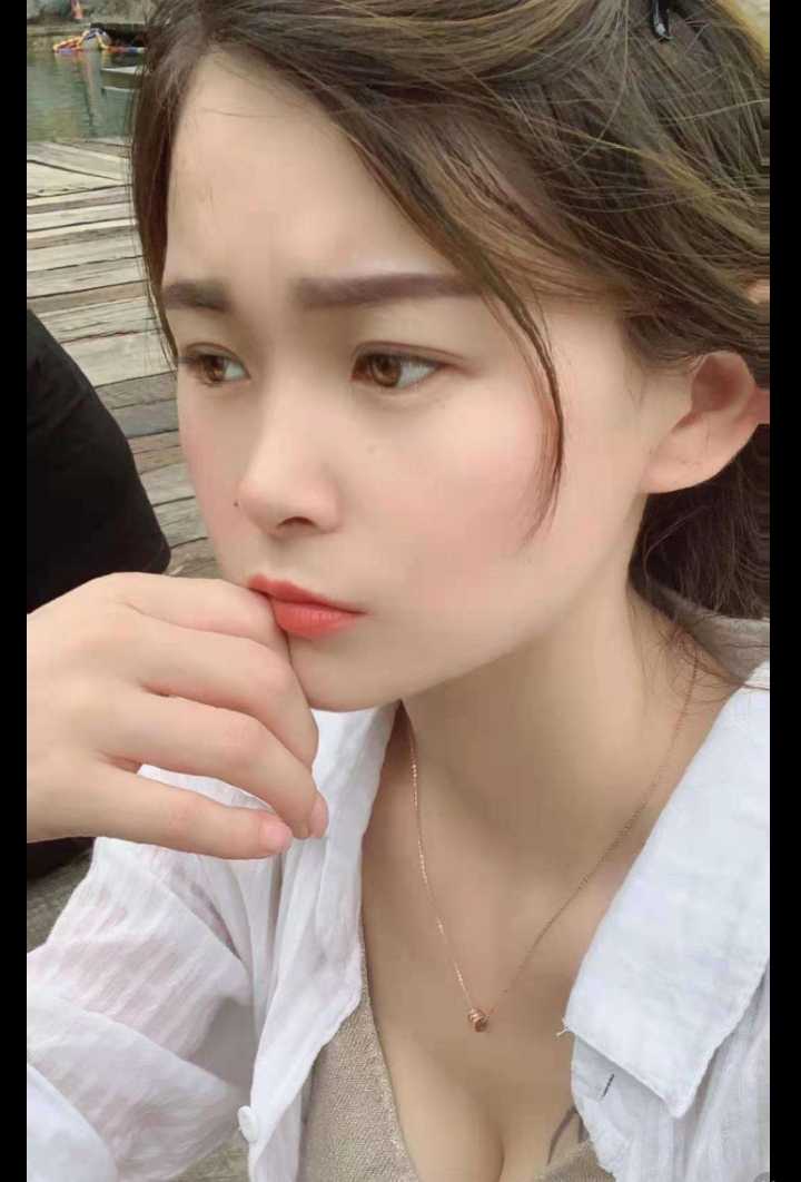 刚下海的粉嫩妹子