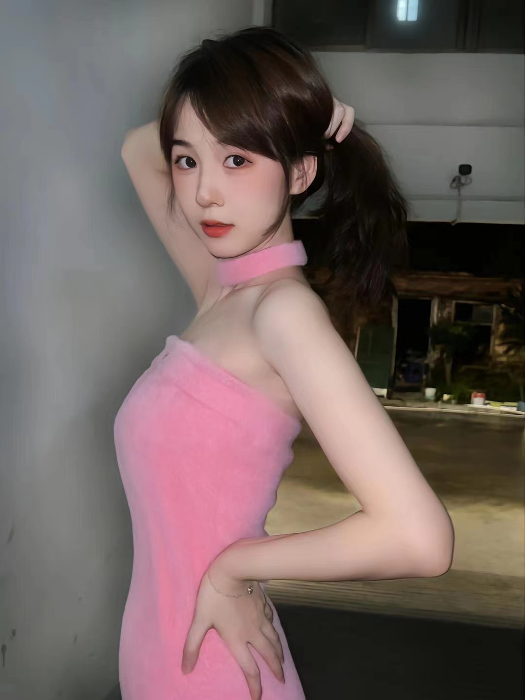 很会舔的年轻性价比小妹