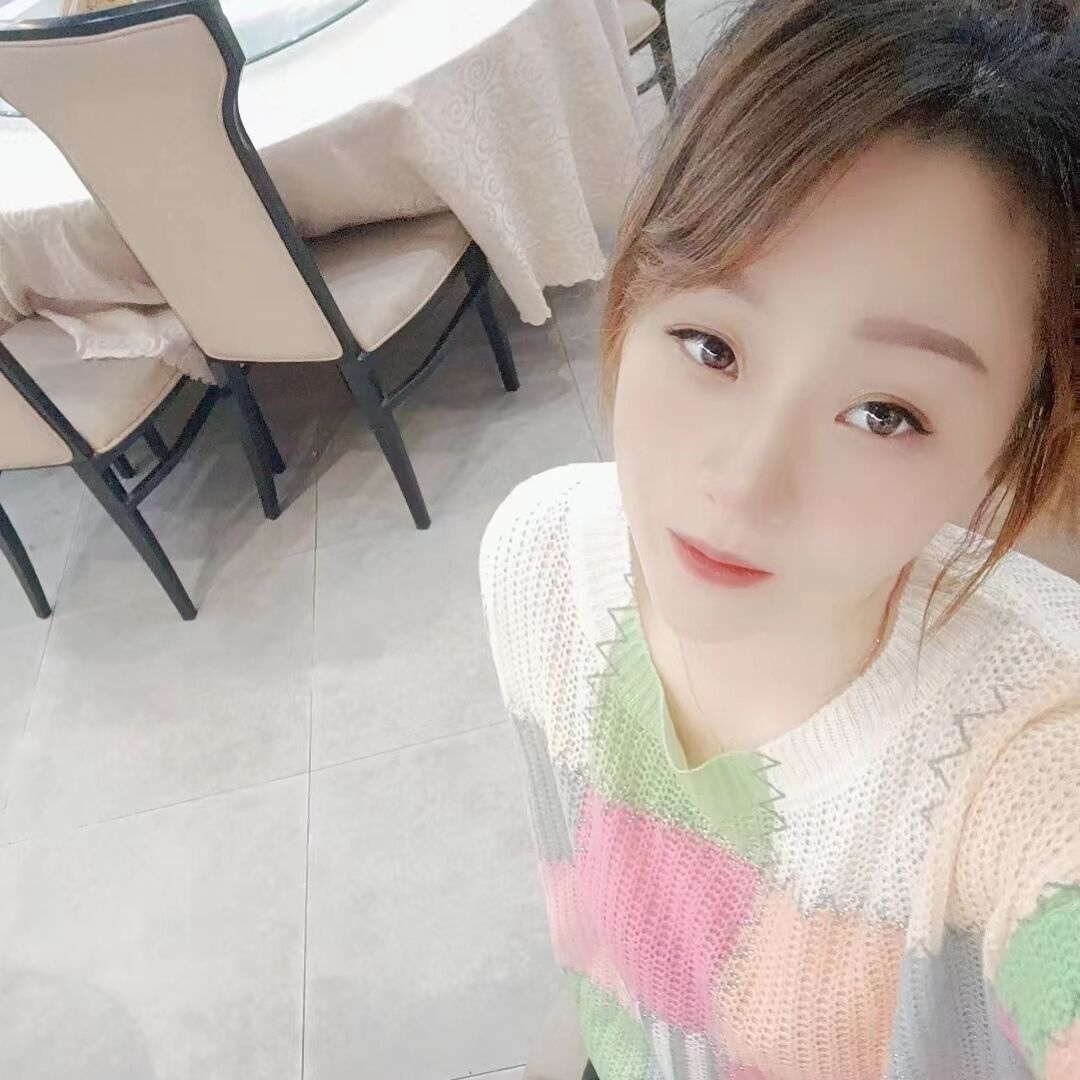 胸特别软， 干起来还行