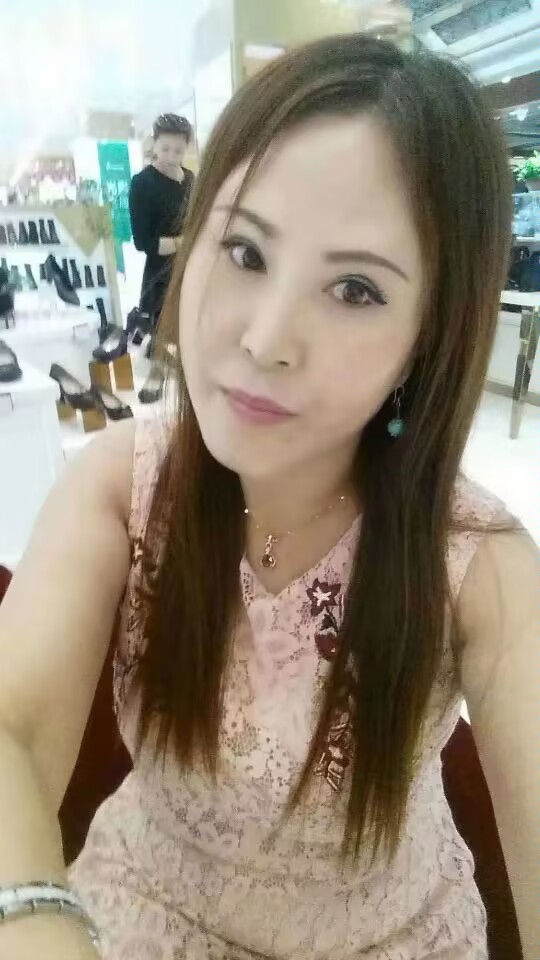 风韵犹存的小sao妇