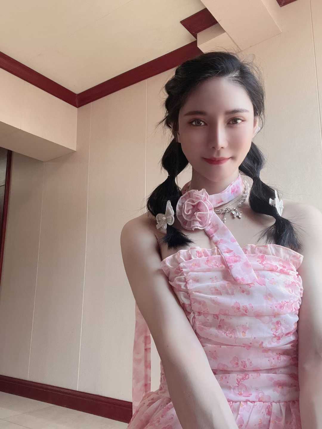 舔活一流叫的很s气的颜值妹子