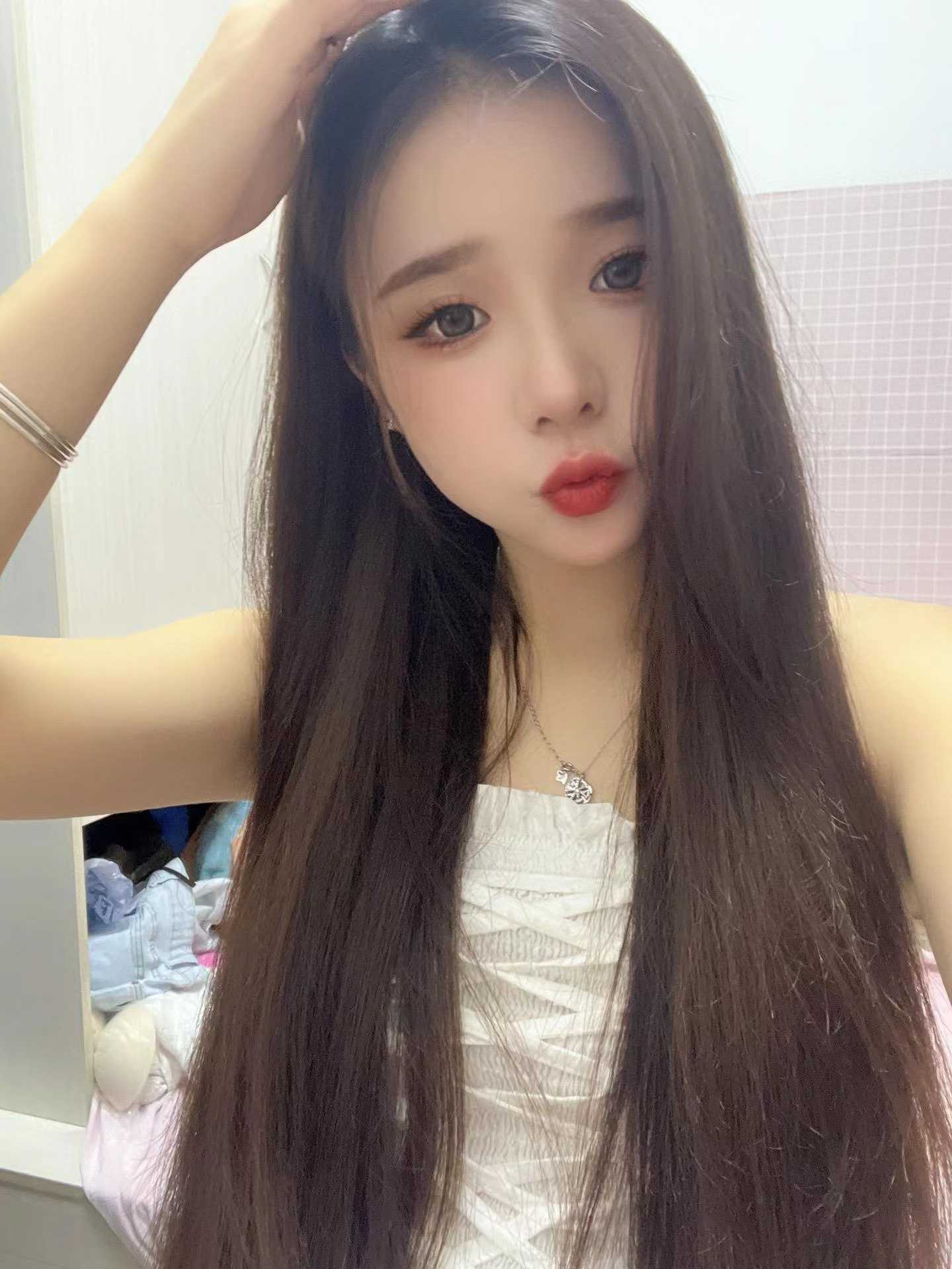 会舔叫的很浪技术好的漂亮妹子