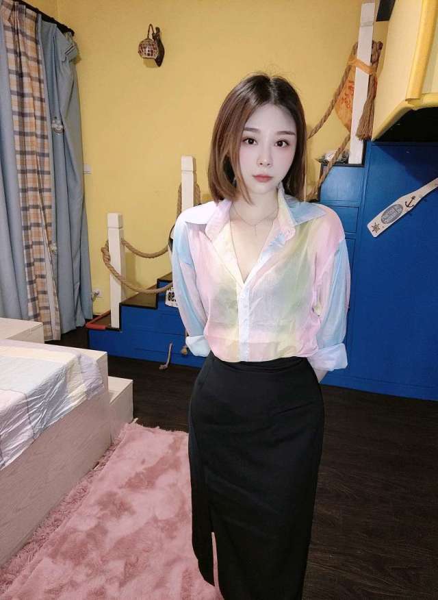 南山慕慕，肤白貌美