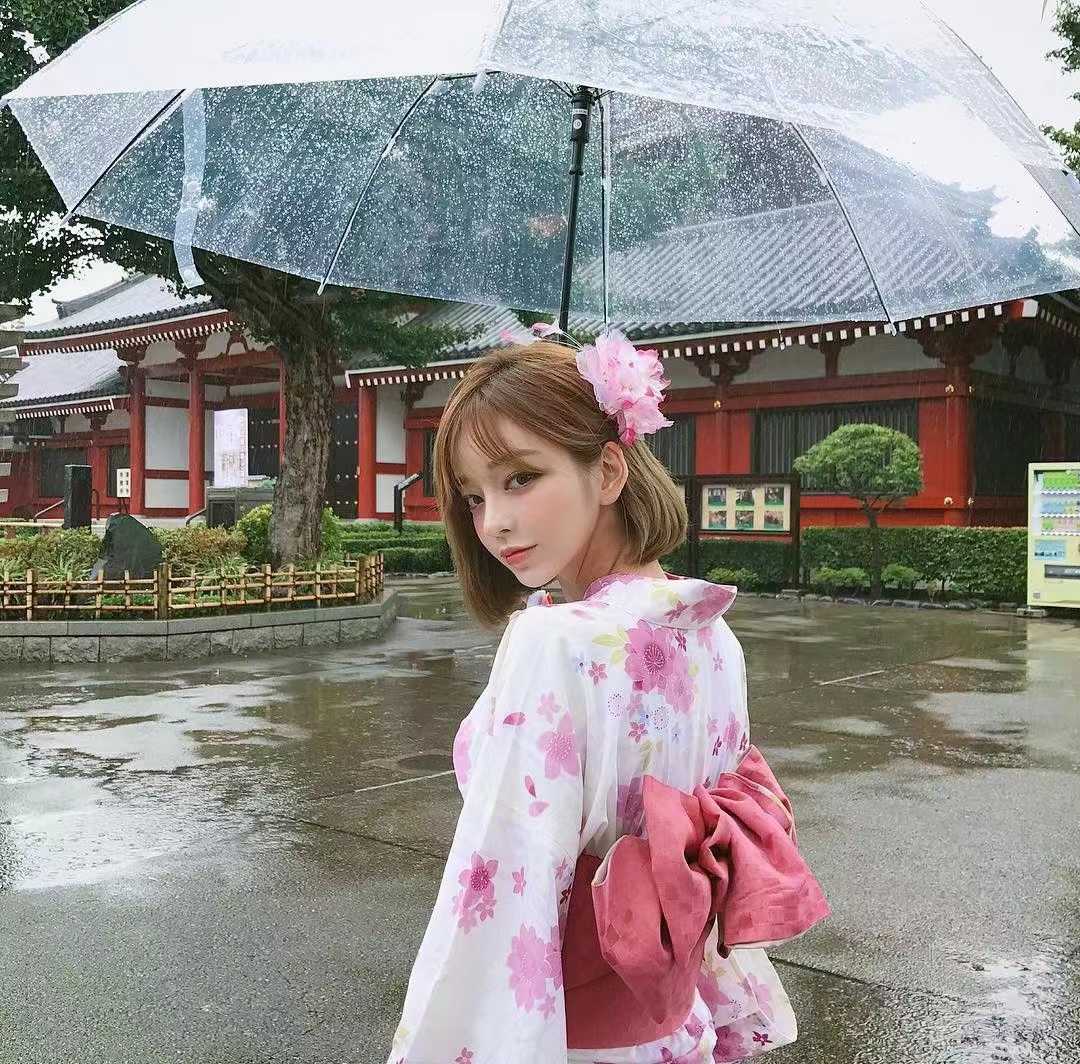 性价比高很会舔的风韵制服妹子