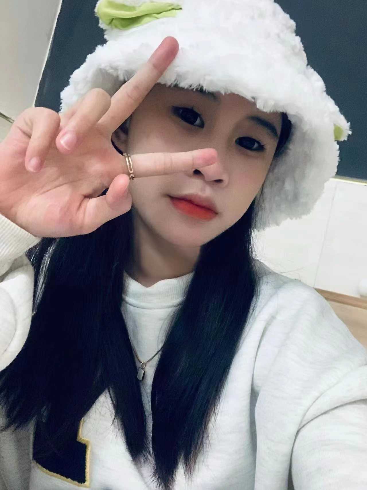 粉嫩水多的小嫩妹子