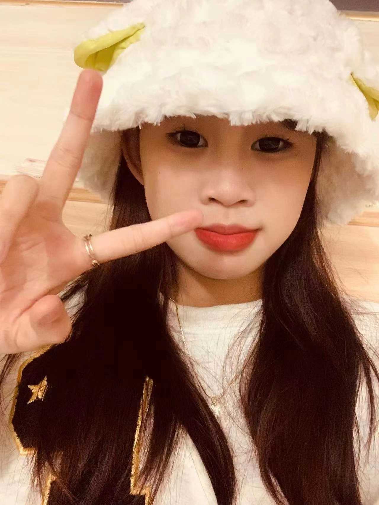 粉嫩水多的小嫩妹子