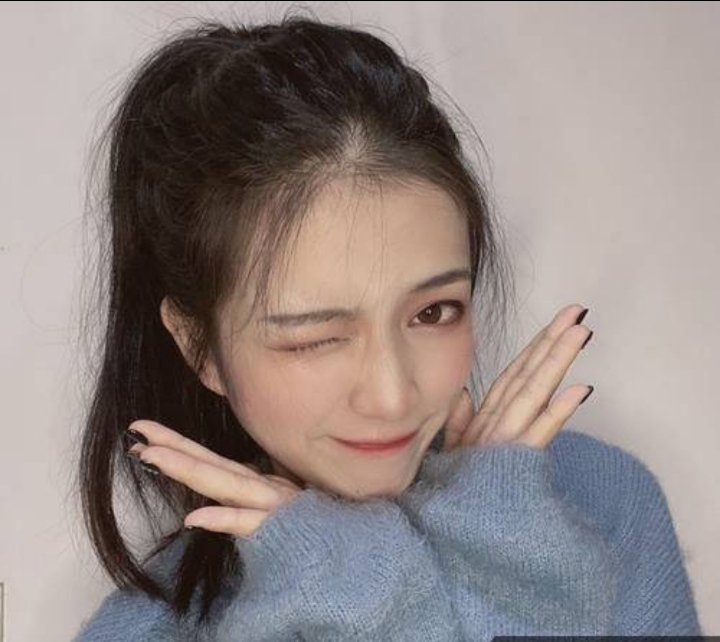 漂亮可爱皮肤白嫩