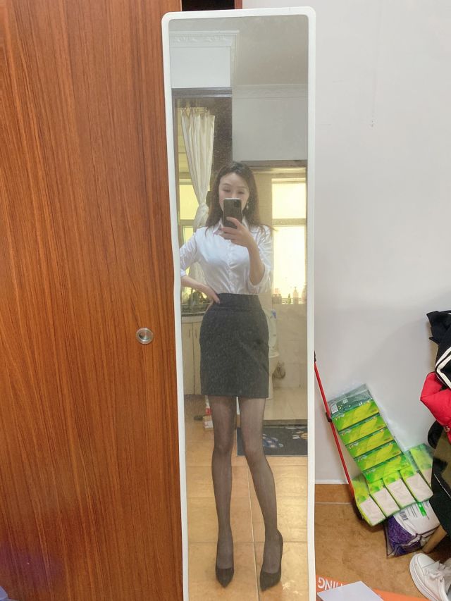 黑丝ol御姐小雅