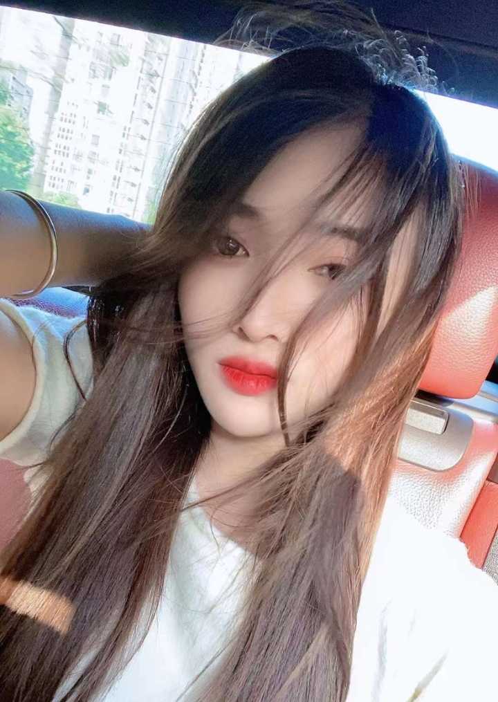 气质女神漂亮身材高挑