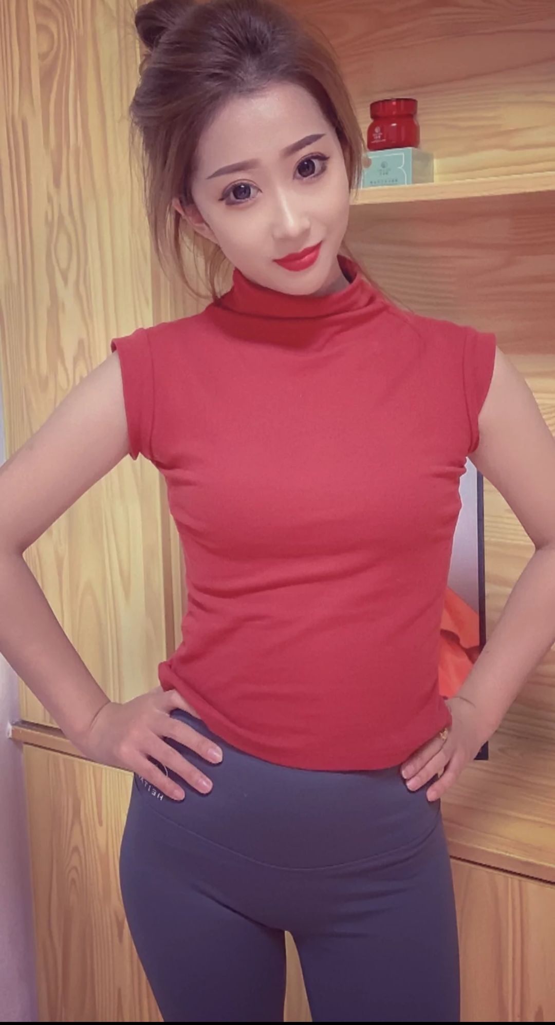 很会舔很会夹的妖娆妹子