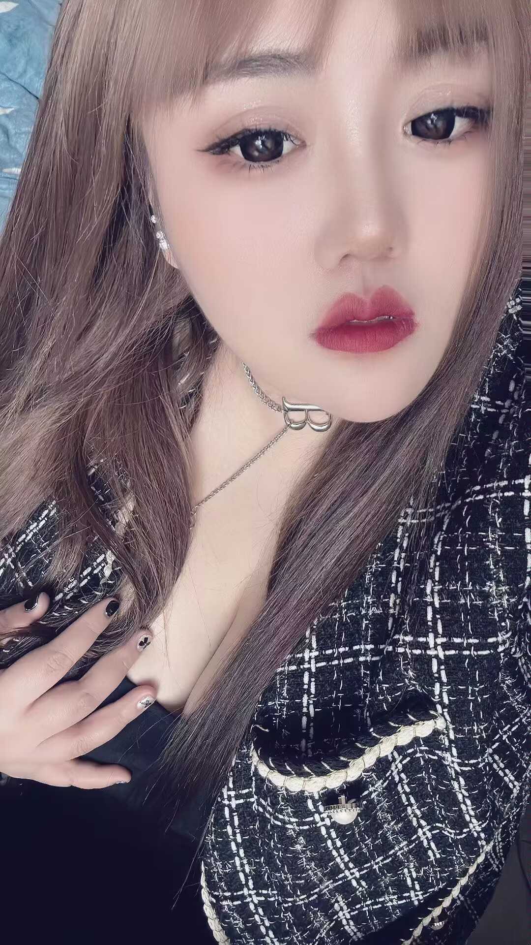 很会舔很sao的丰满大奶牛