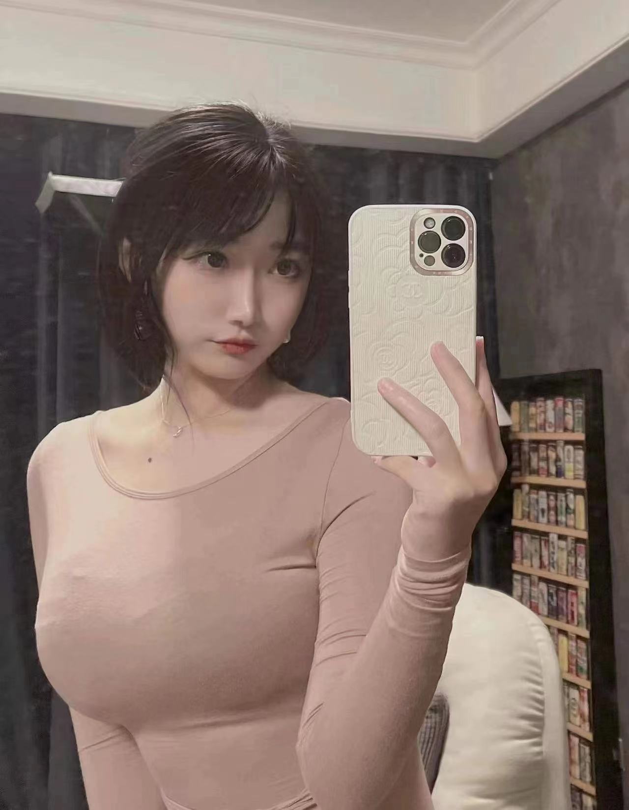 胸大，叫声好听，让人欲罢不能