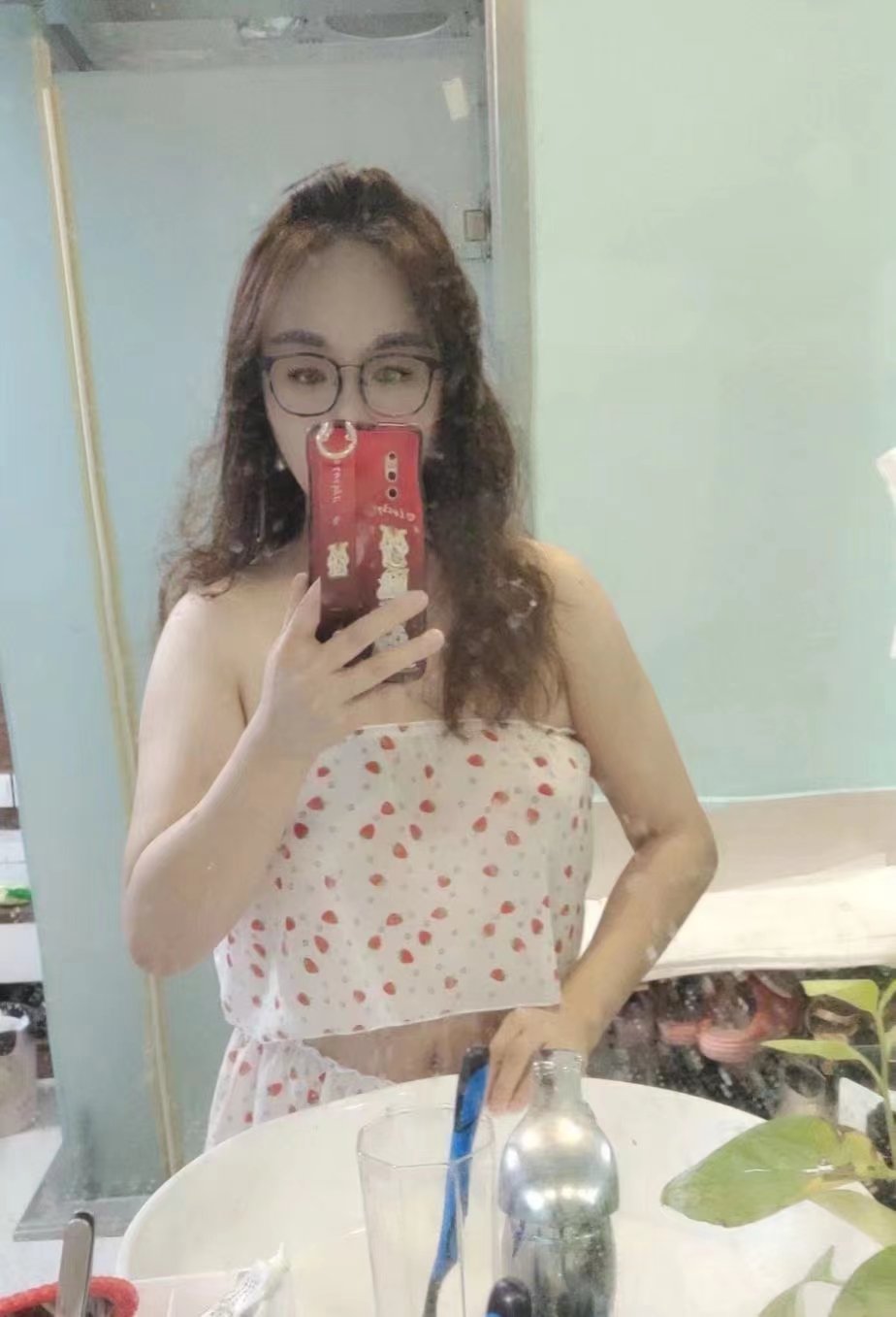 很会舔很会夹性价比高的风韵妹子