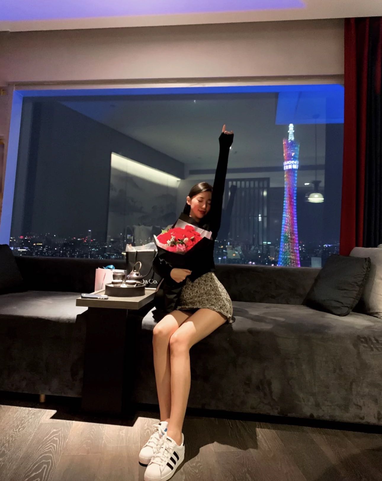 19岁白虎学妹170，90斤，保真