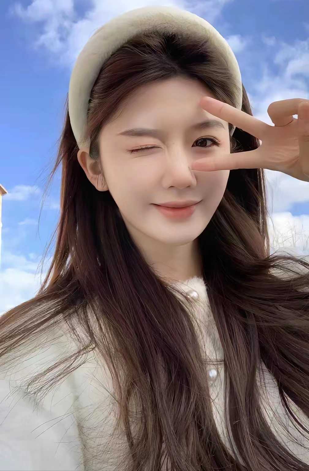 身体有点敏感，稍微碰下就湿了