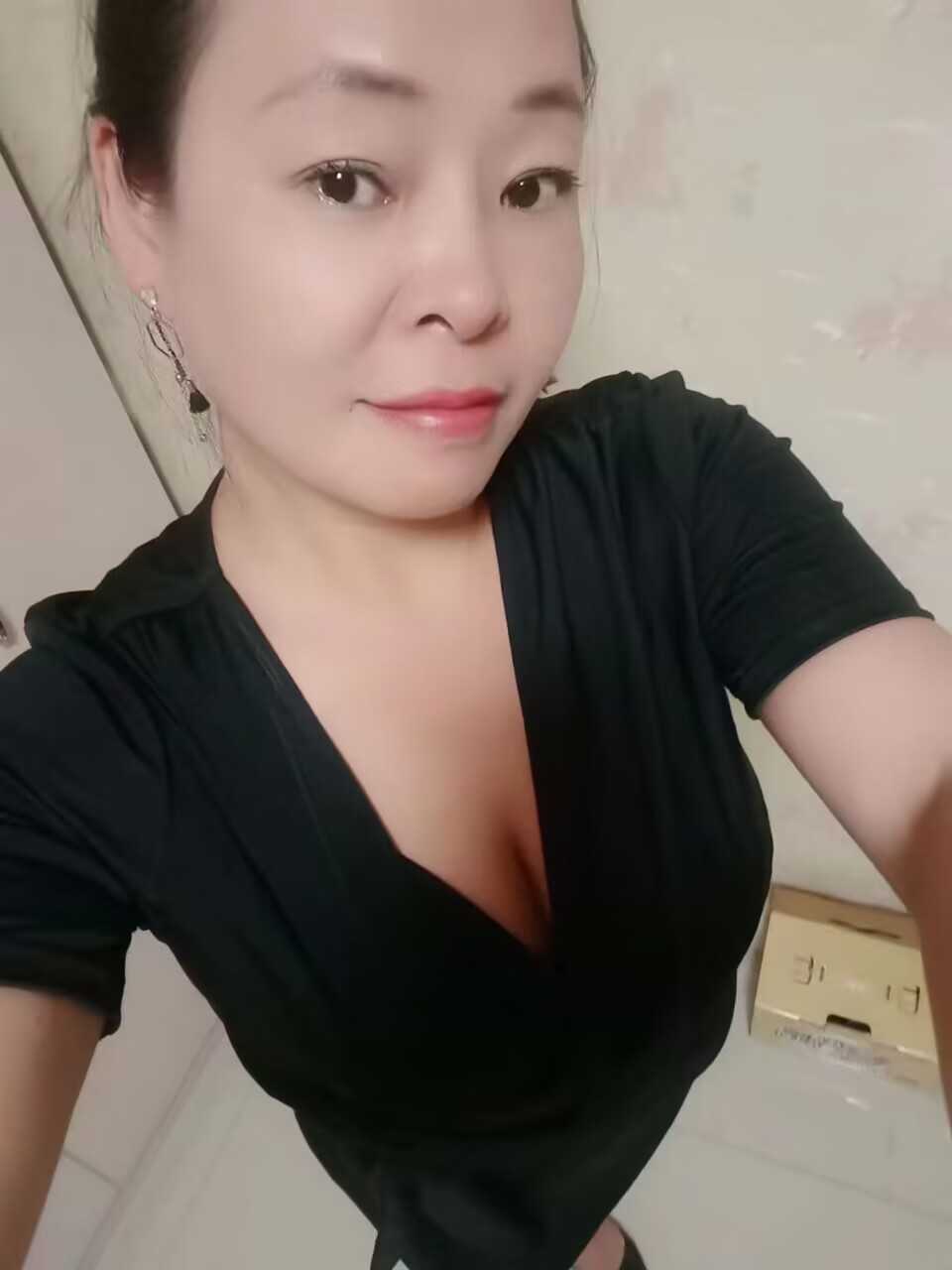 舔功一决性价比高的风韵淑女