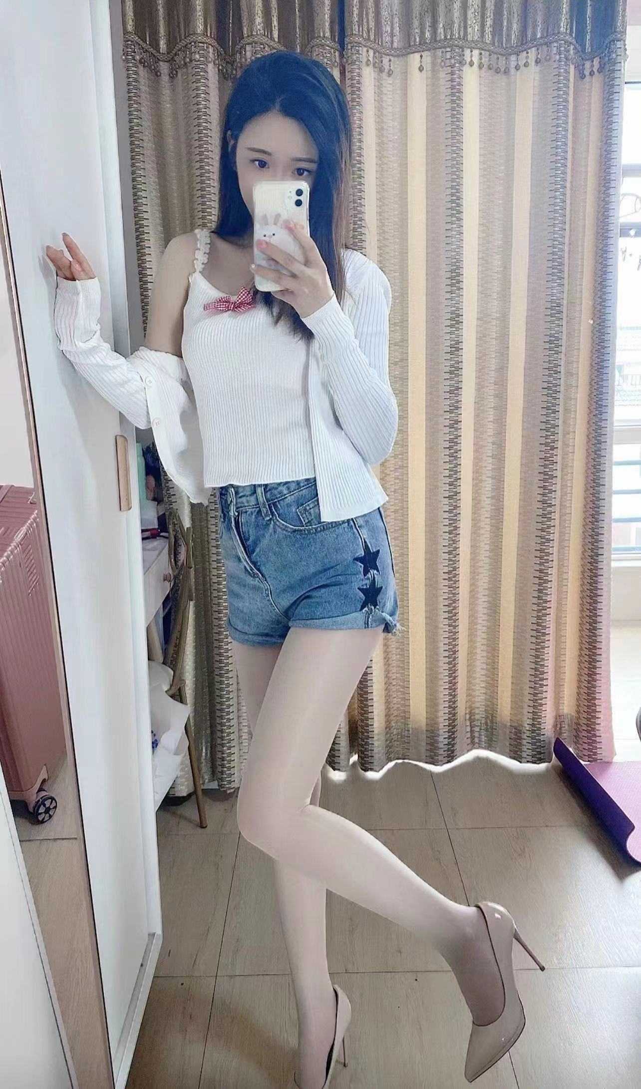 舔活一流的年轻漂亮妹子