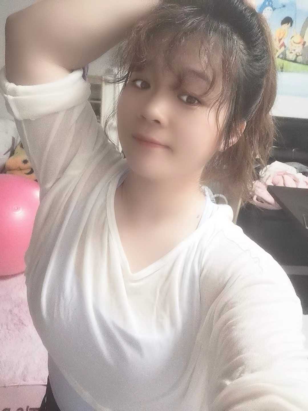 技术好的丰满蜜桃臀年轻妹子