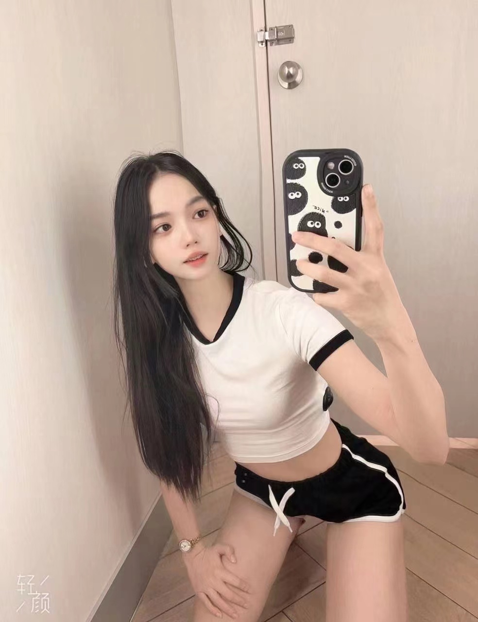 身材很赞，年轻漂亮