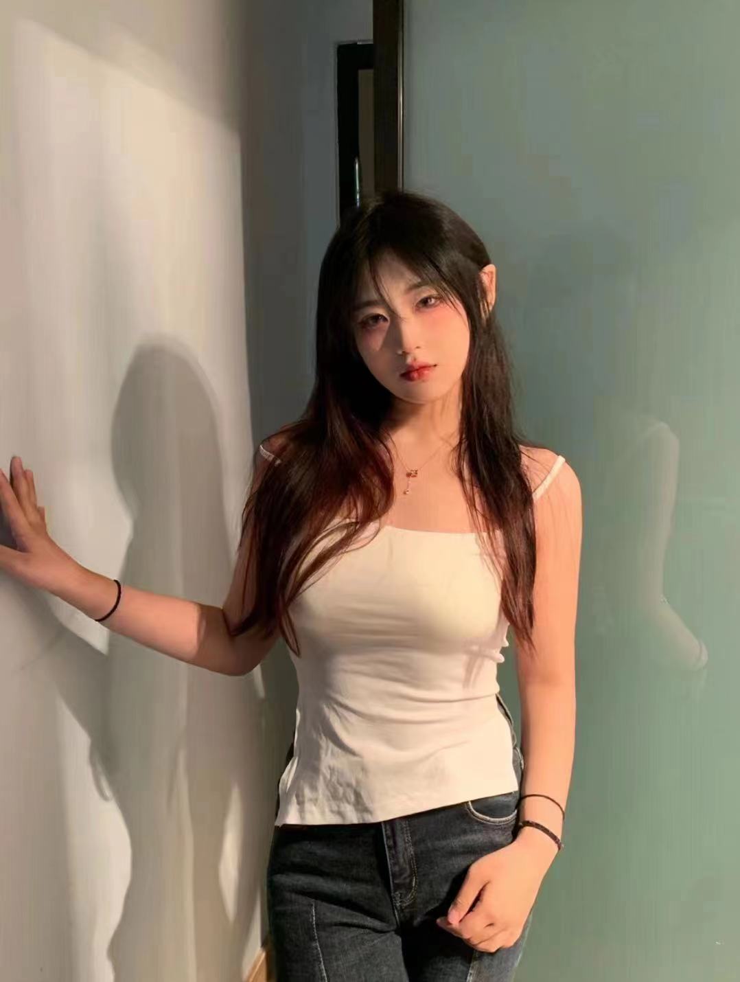 年轻但经验丰富，水多姿势配合好。