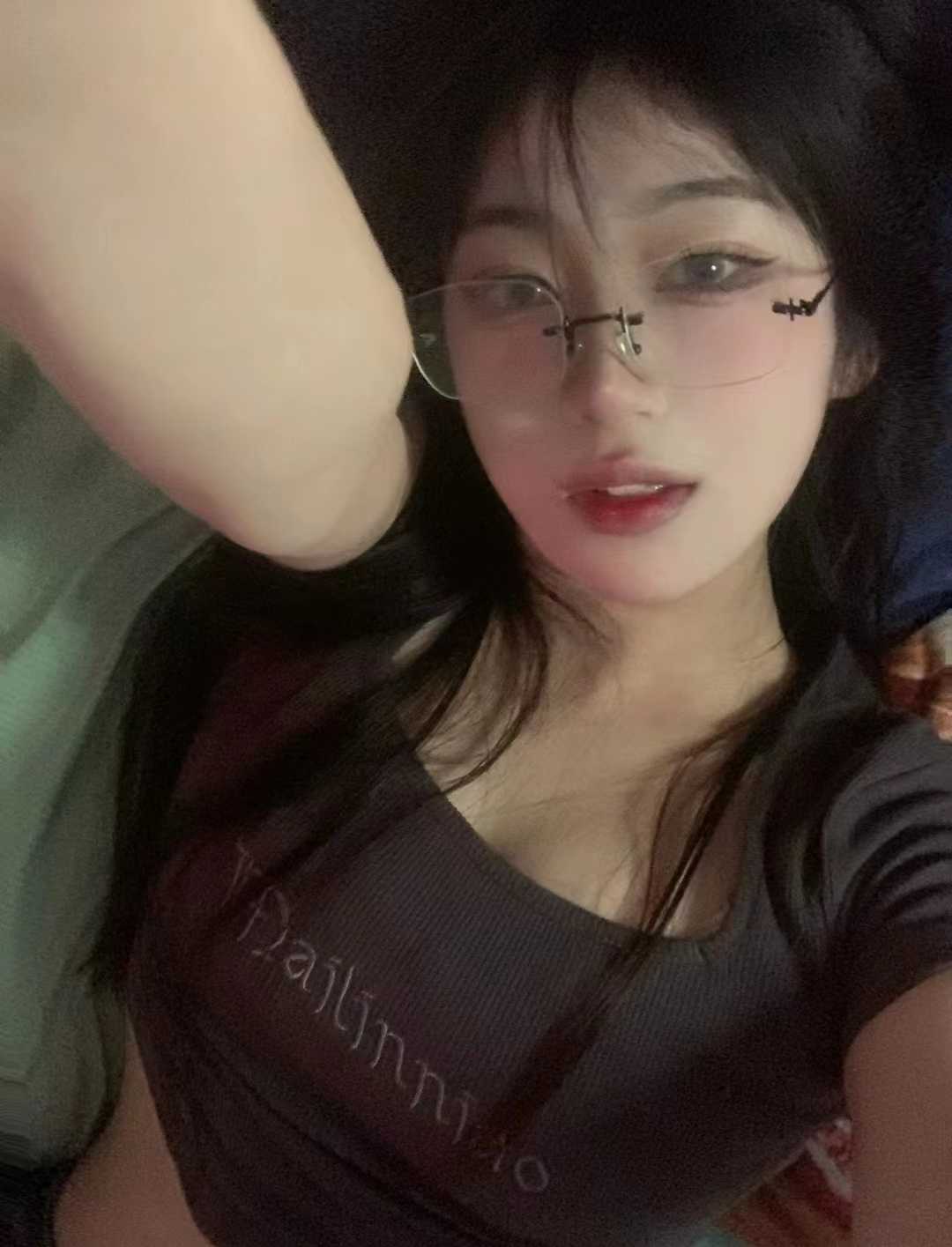 年轻但经验丰富，水多姿势配合好。