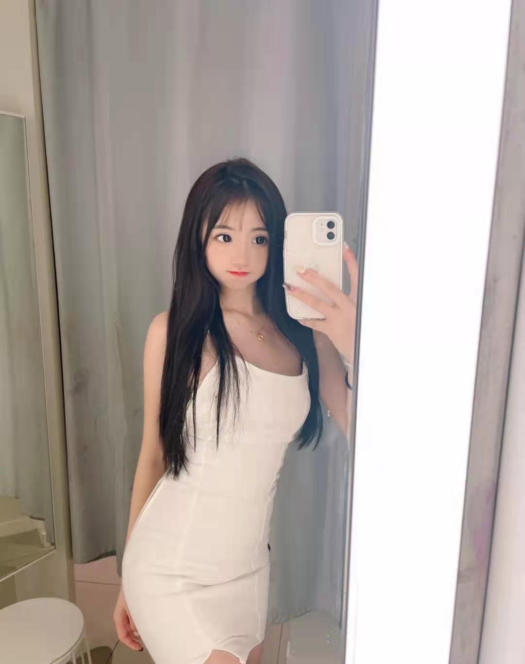 年轻身材有样的小妹妹