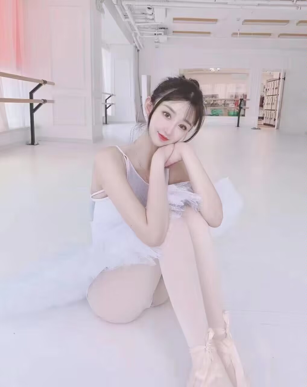 舞蹈系妹子刚下海