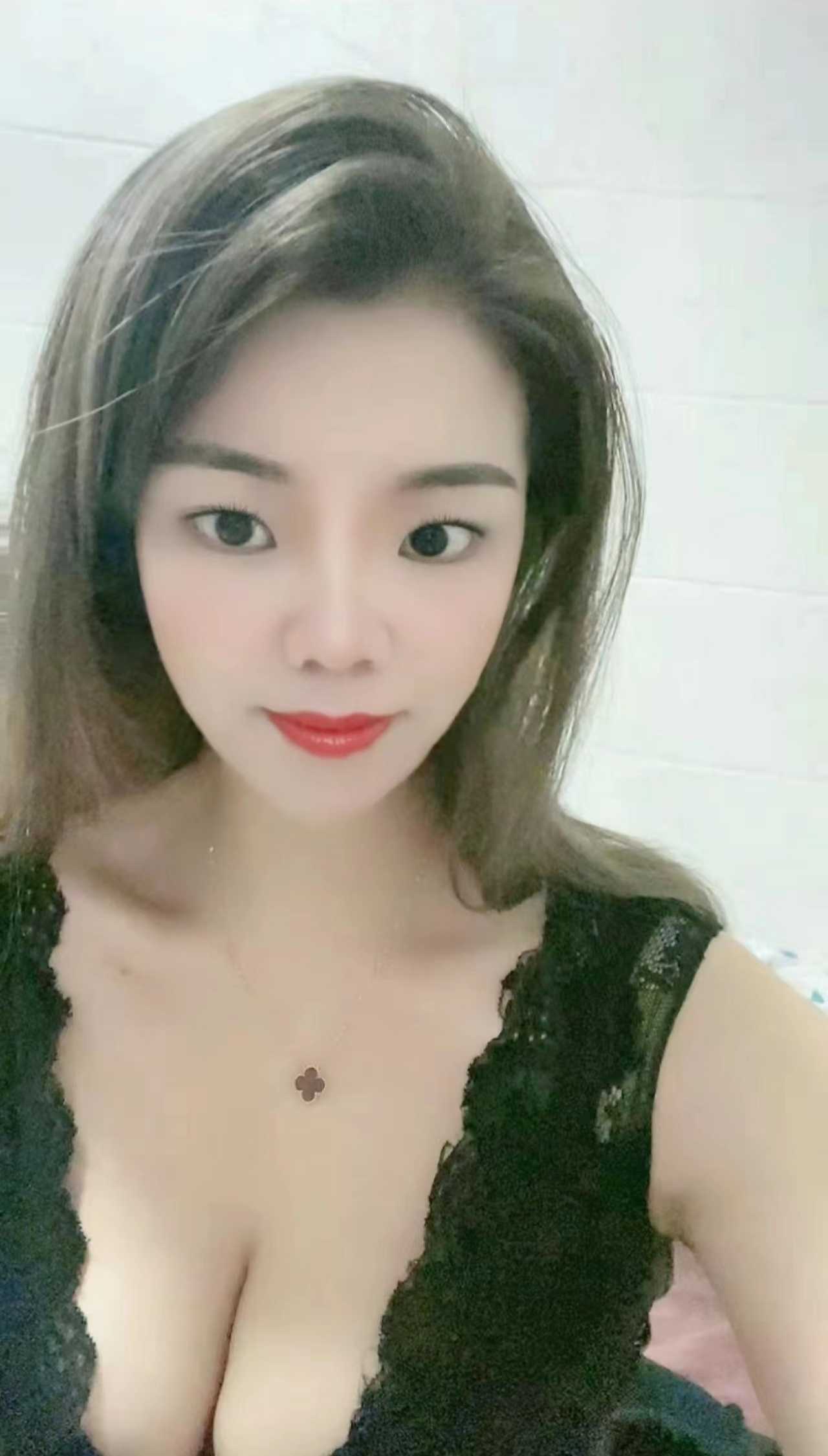 海珠黑丝长腿妹