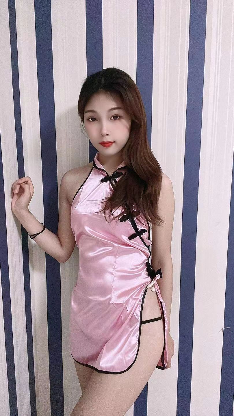 身材性感长腿御姐巧儿