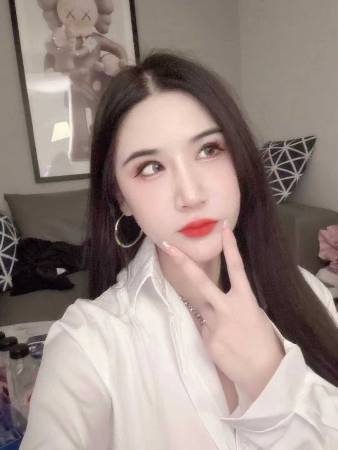 万科附近漂亮小姐姐