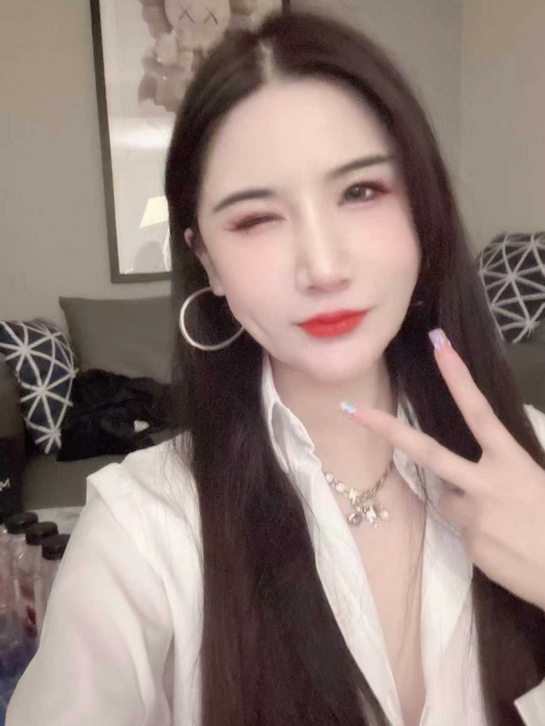 万科附近漂亮小姐姐