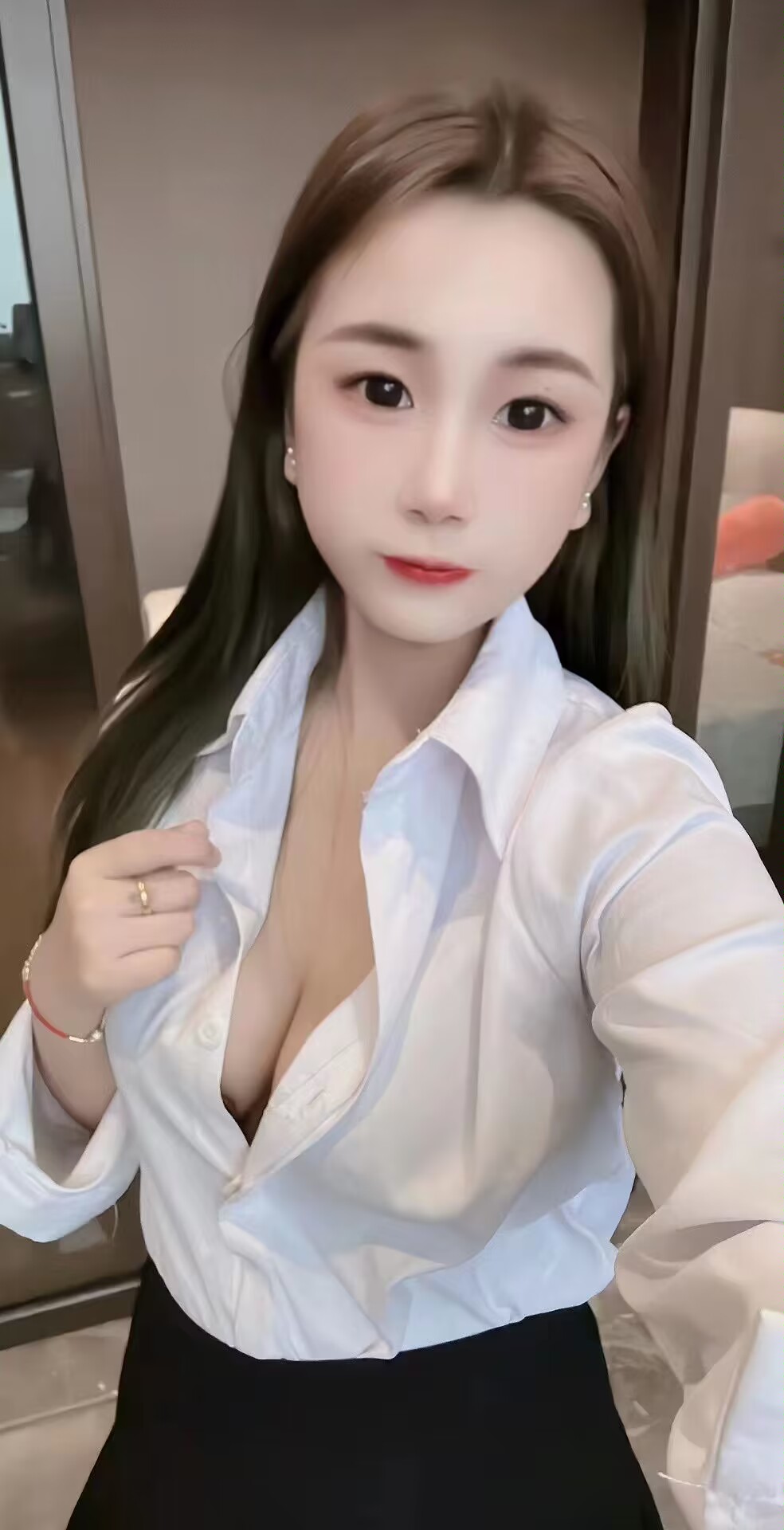 建业区00后苗苗