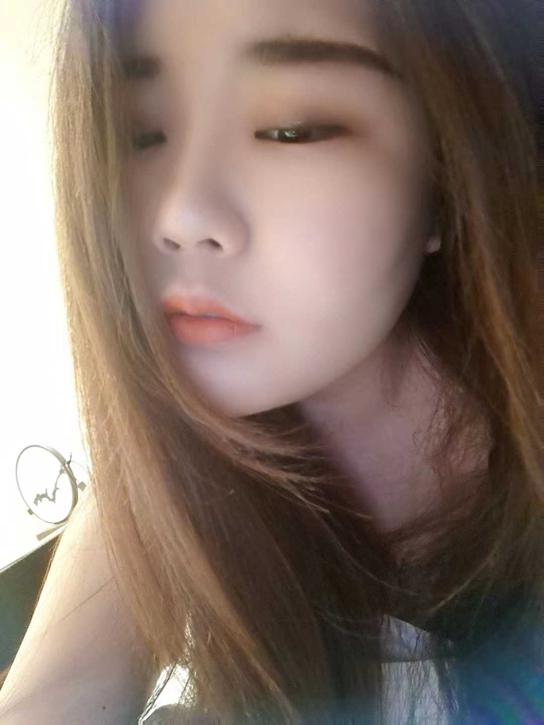 胸大臀翘有肉感，很配合，很爽