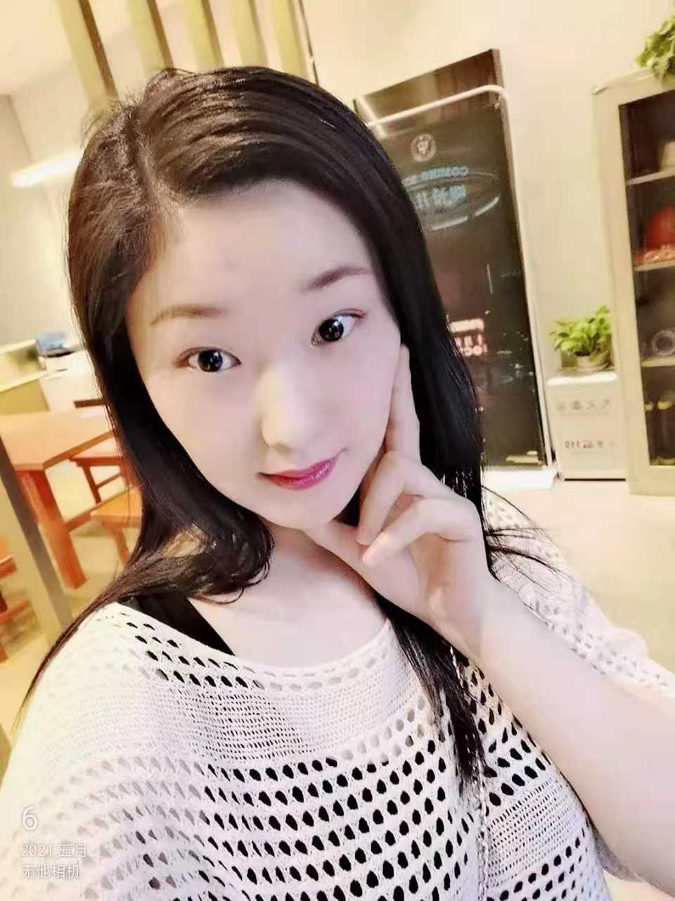 插舒服了最后射她小腹上，很舒服的服务