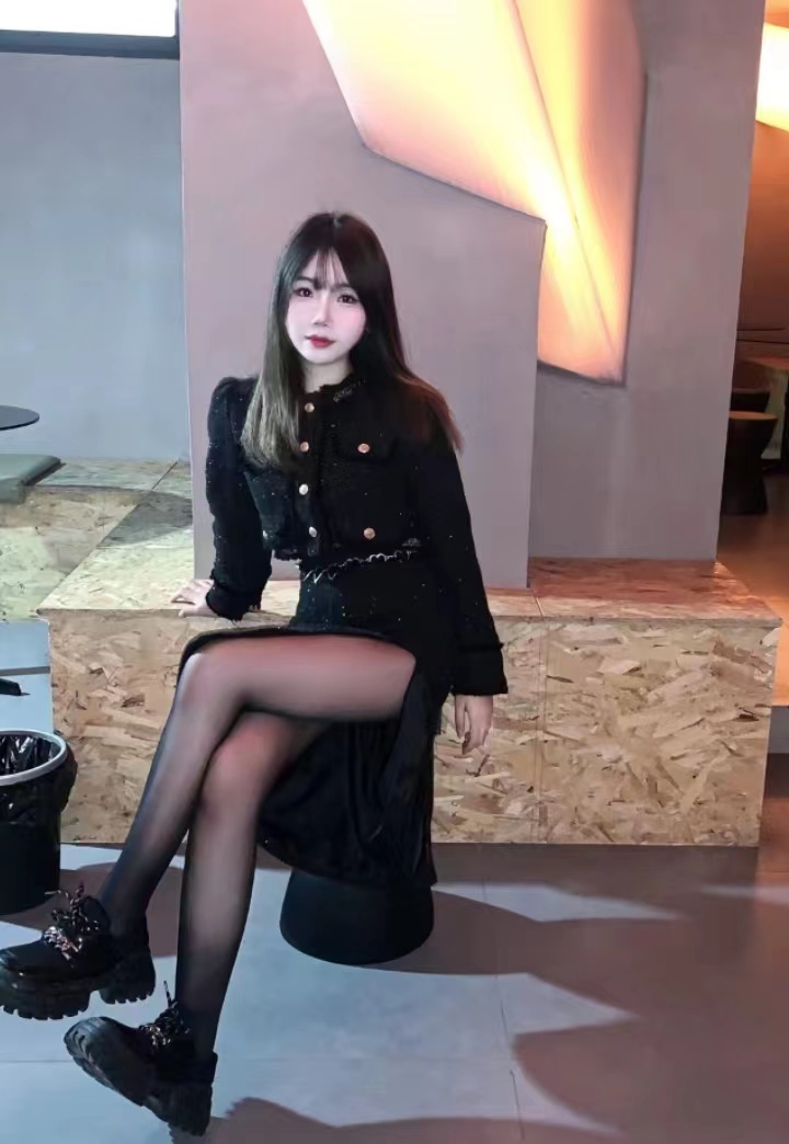 年轻水多，姿势满足