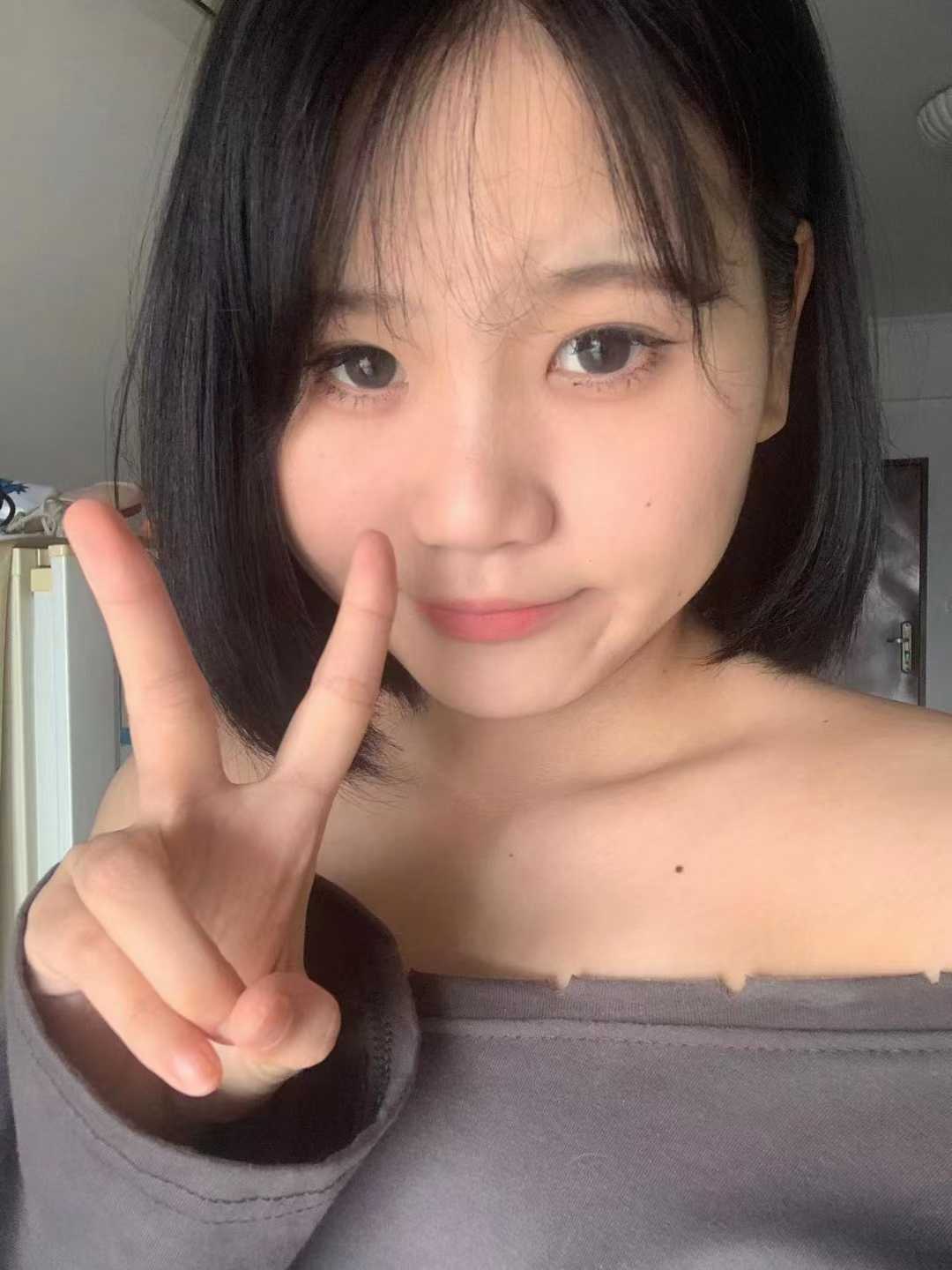 东莞长安的妹子，有2个