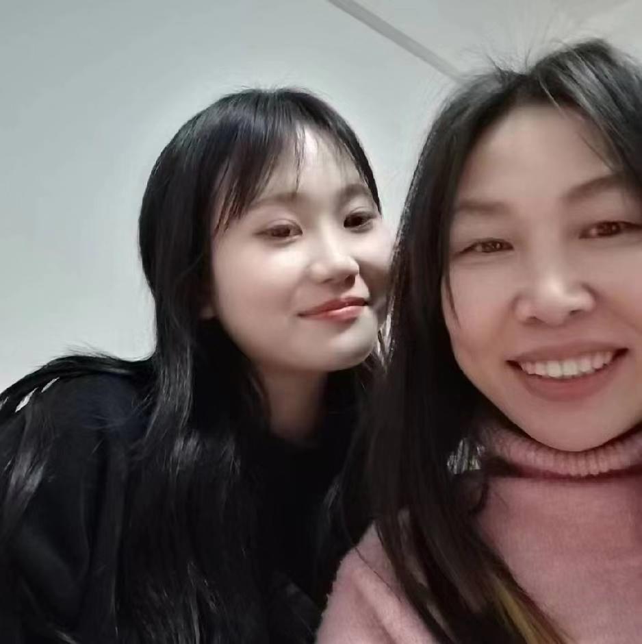 东莞长安的妹子，有2个