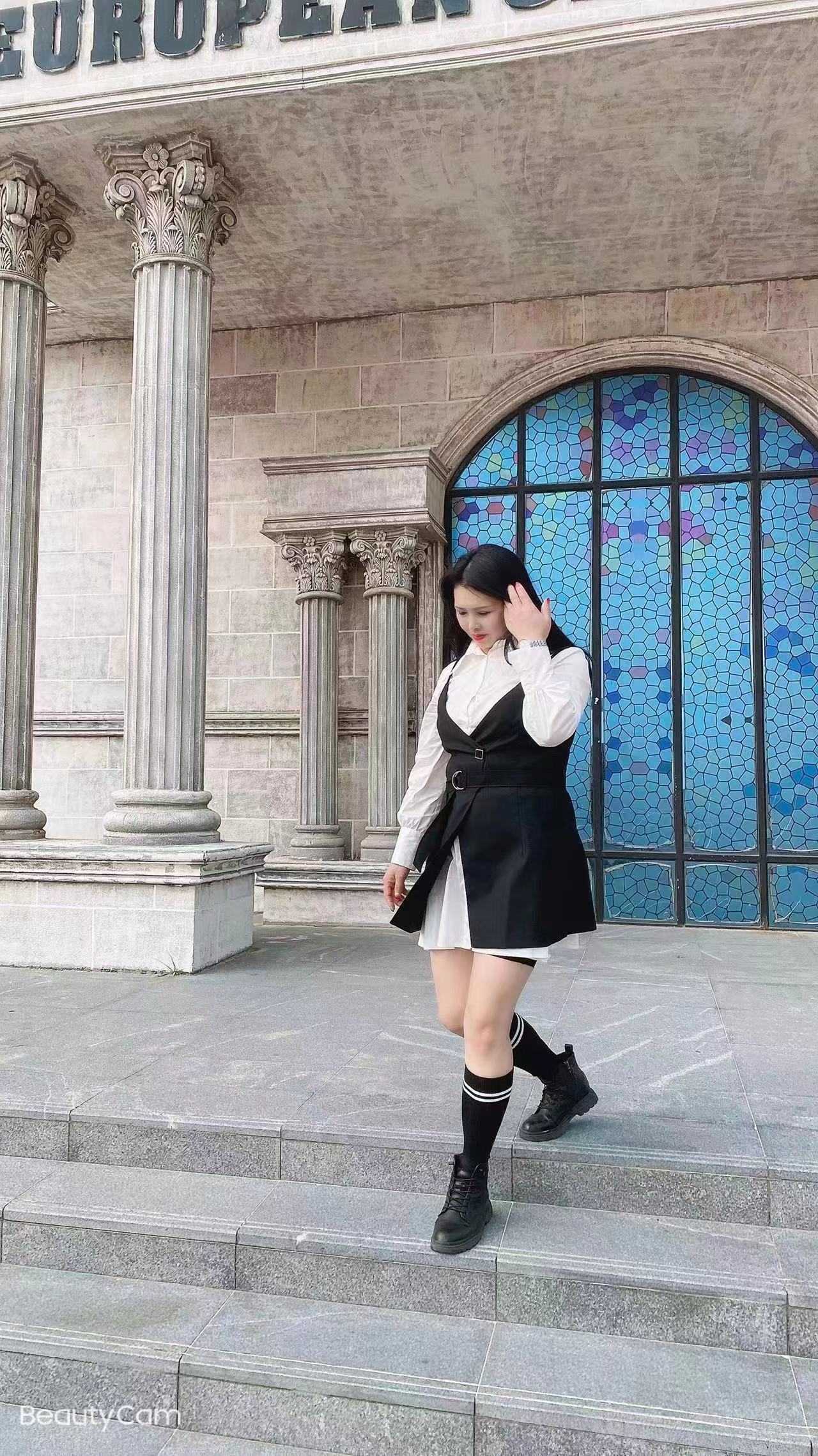 性格挺豪爽，动作可主动