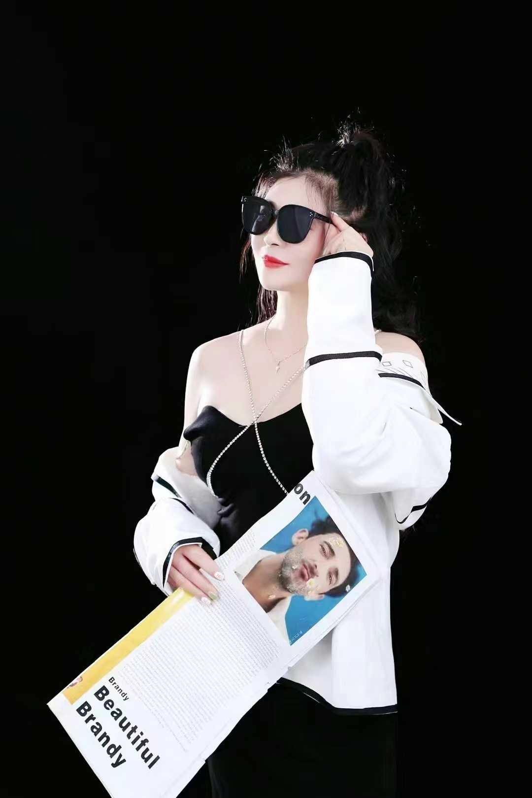 床上特别放的开姿势随意