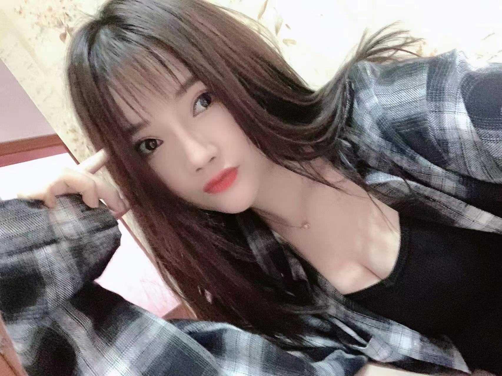 妹子给我舔，那叫一个爽