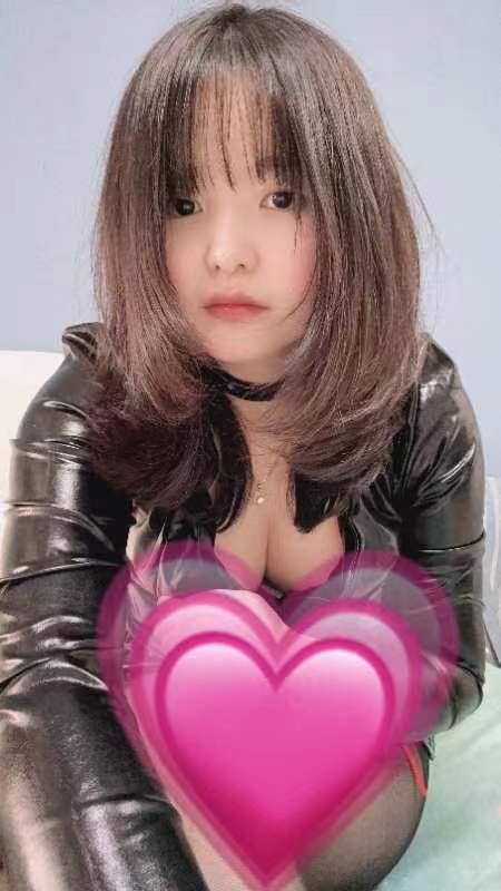 舔的舒服有点肉嘟嘟的漂亮妹子