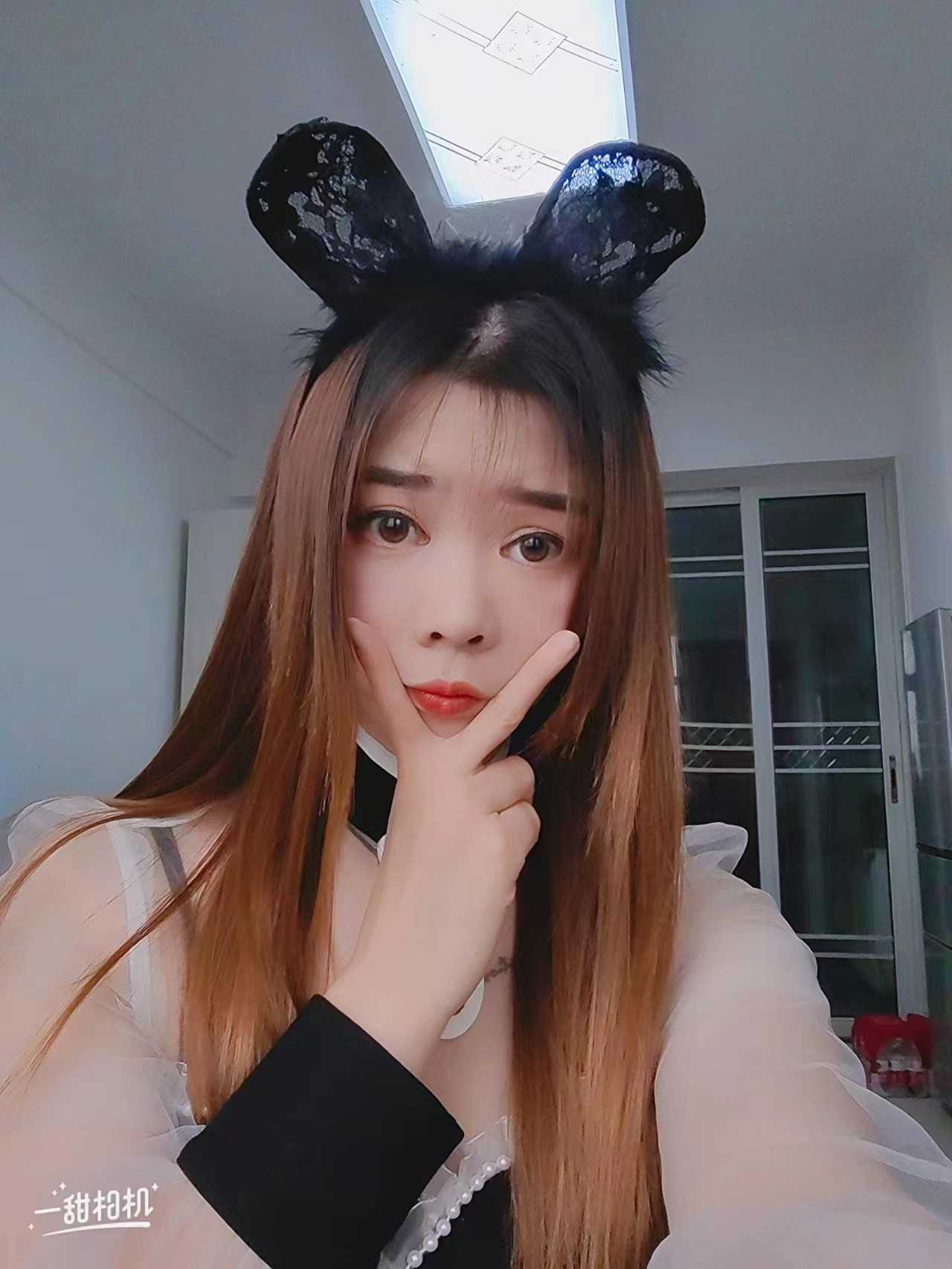 丰满性感兔女郎